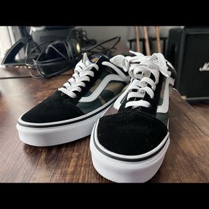 Camo and black vans like new